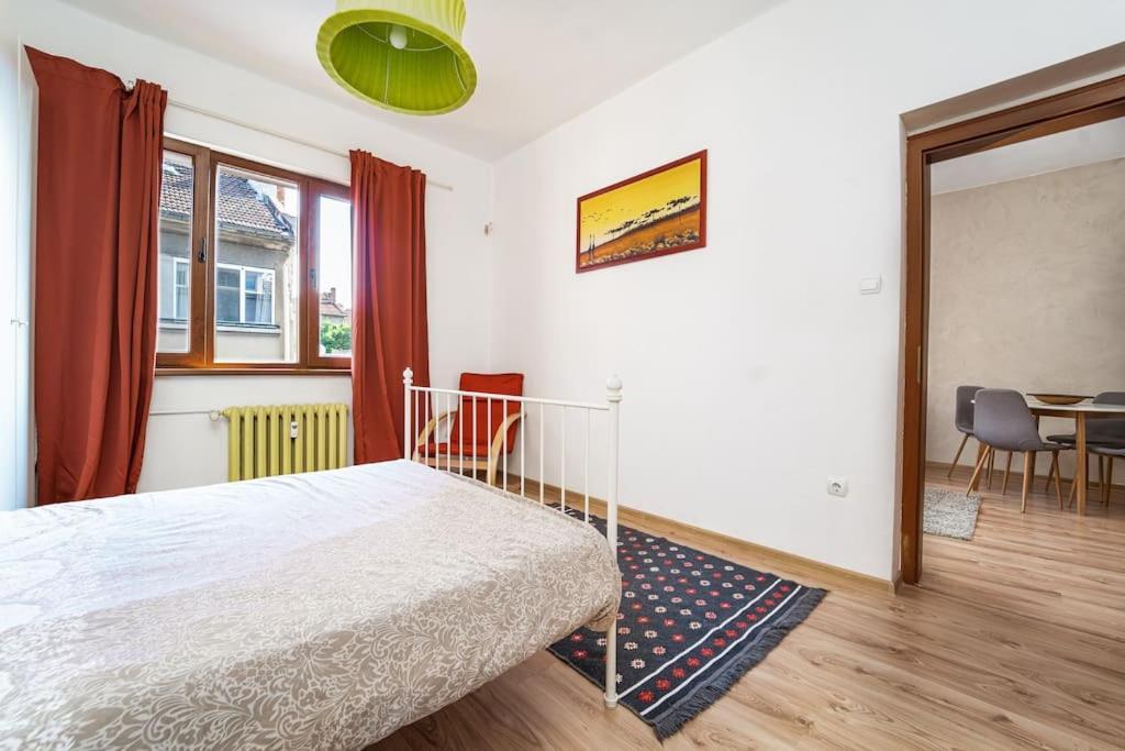 Central Apartment 2Bd Next To Vitosha Bul. Sofia Exterior photo